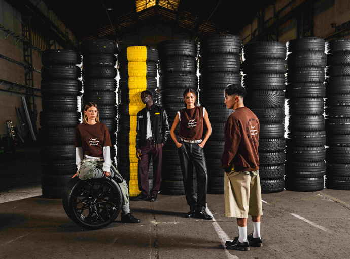 Pirelli Design lanza la colección Pirelli Lifestyle 2025-2026: dos cápsulas que unen automovilismo, arte y estilo.