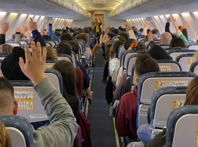 ¡Flybondi se prepara para un verano épico! La low cost aumenta hasta 300% sus vuelos nacionales, consolidando la conectividad y el turismo interno.