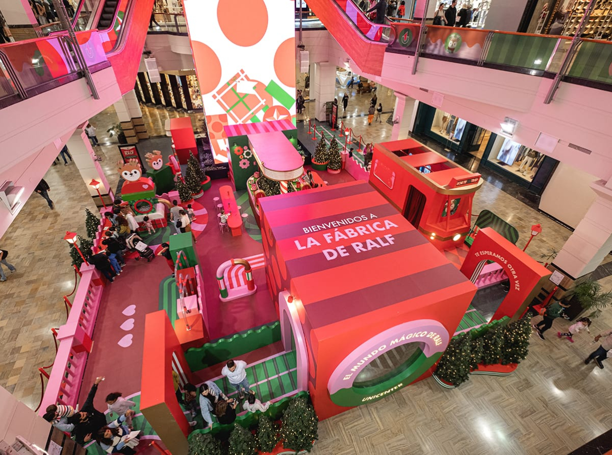 ¡La magia de la Navidad llega a Unicenter! Fotos con Papá Noel, shows al aire libre y experiencias inmersivas para toda la familia.