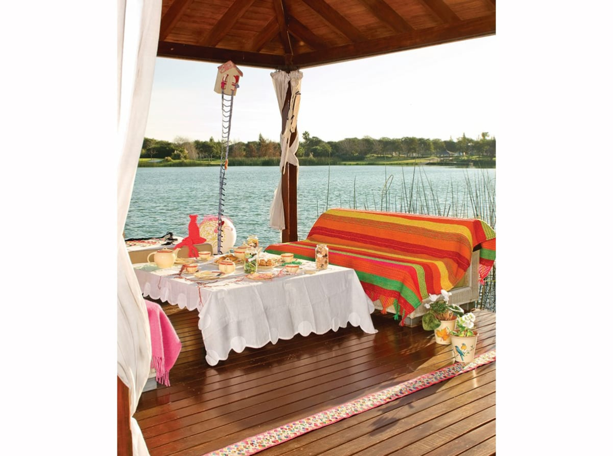 Islas del Sol: cómo transformar tu jardín o balcón en un refugio de bienestar con la madera como aliada.