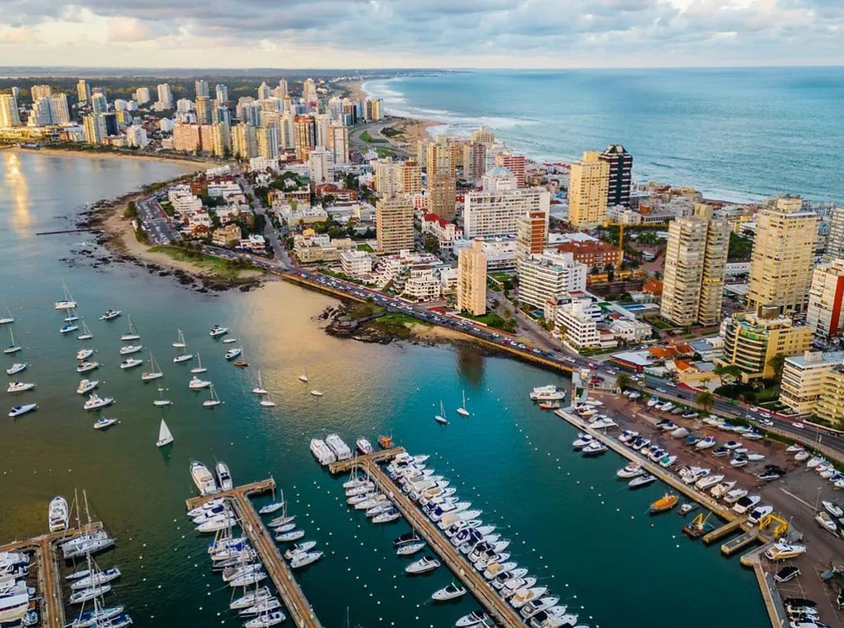 Punta del Este 2026: el &quot;operativo retorno&quot; de los argentinos anticipa una temporada récord en la costa uruguaya.