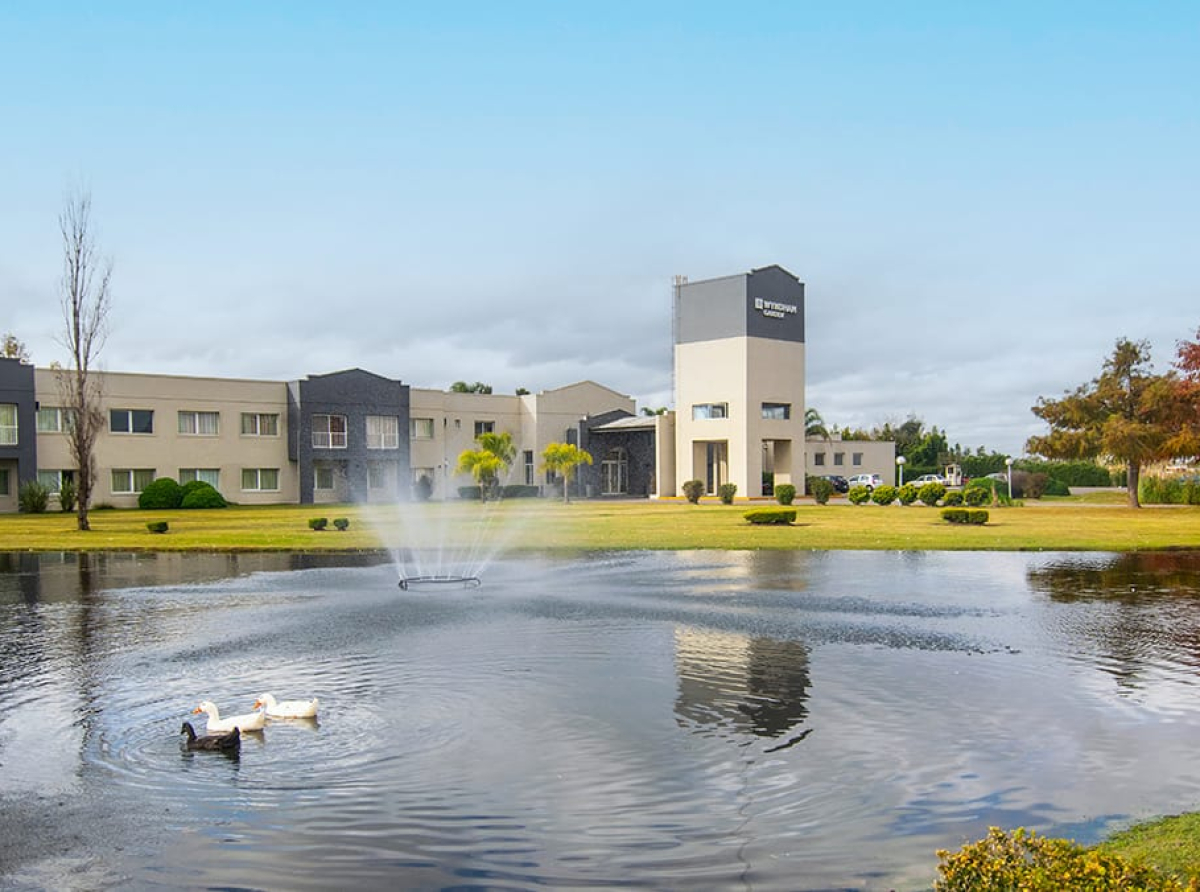 Wyndham Garden Campana renueva sus salones: el destino ideal para eventos corporativos.