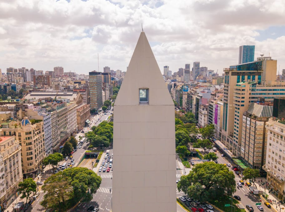 Buenos Aires desde su epicentro: Civitatis suma a su catálogo global el ascenso al Obelisco