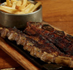 El Regreso de las Brasas al Mediodía Porteño: Dandy Grill Redefine la Pausa Ejecutiva en Palermo