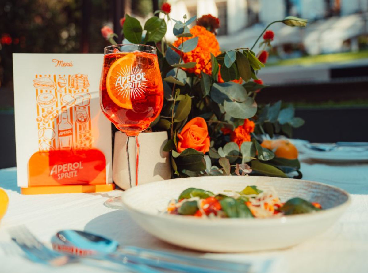 El Ritual del Sol: Aperol Redefine el Brunch y Corona al Spritz como el Primer Cóctel del Día